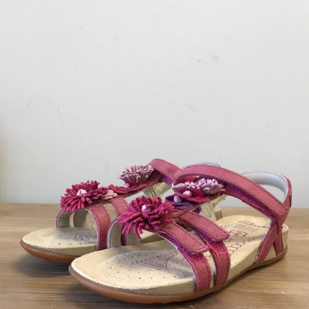Clarks Girls Rio Flower Sandals - Picture 2 of 5